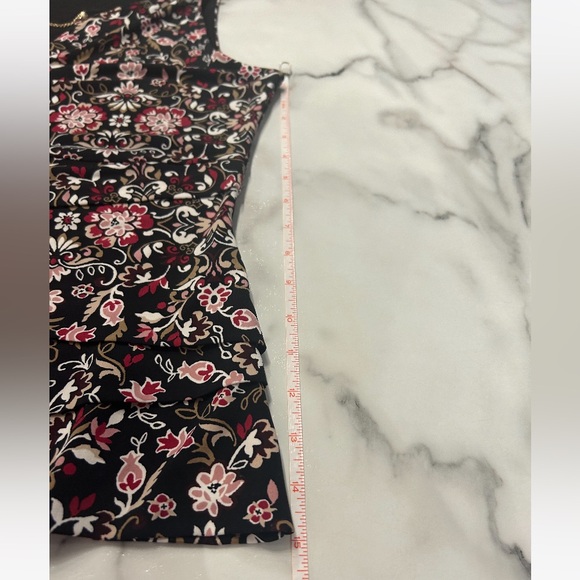 White House Black market top, sleeveless floral, tank top size medium - Picture 8 of 14